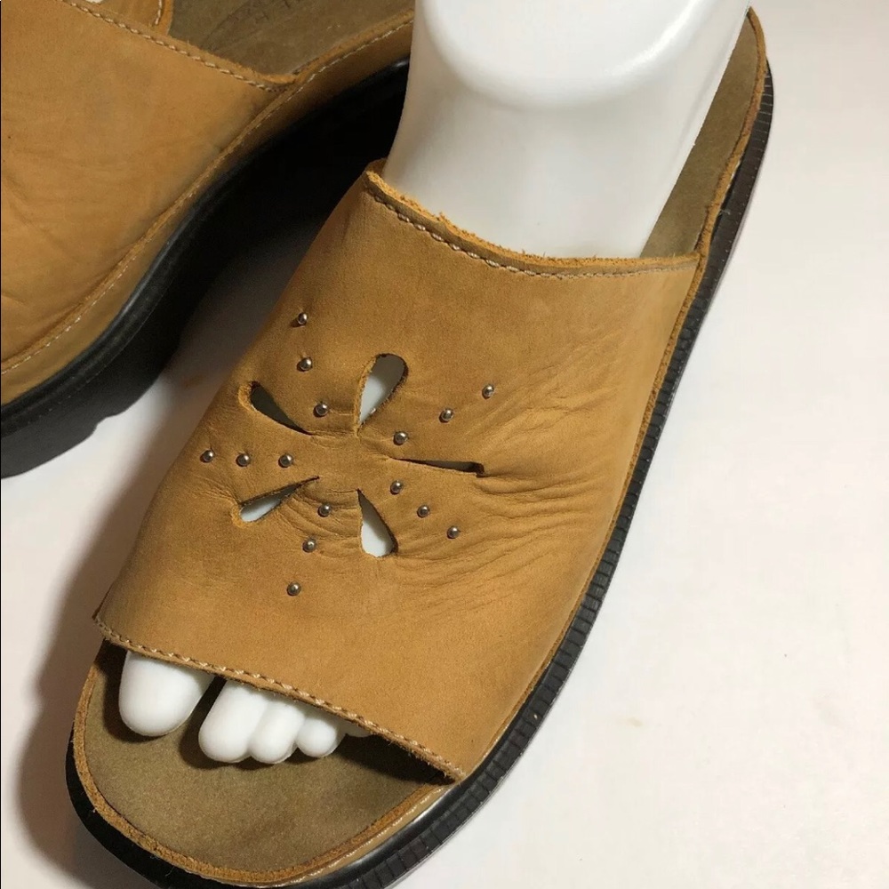 SALE - Tan Roper Sandals size 9M